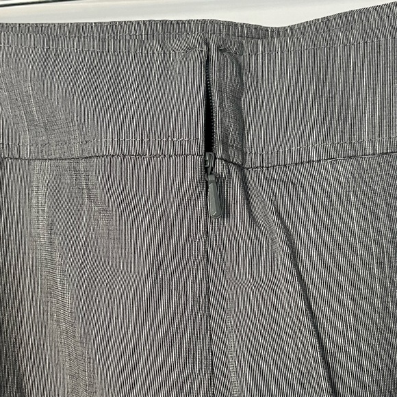 EUC Kate Hill Gray Pencil Skirt (12) - Picture 3 of 5